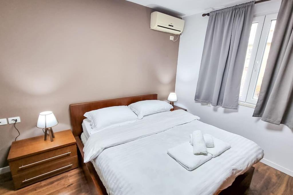 City Center 2Br Apartment Tirana Buitenkant foto