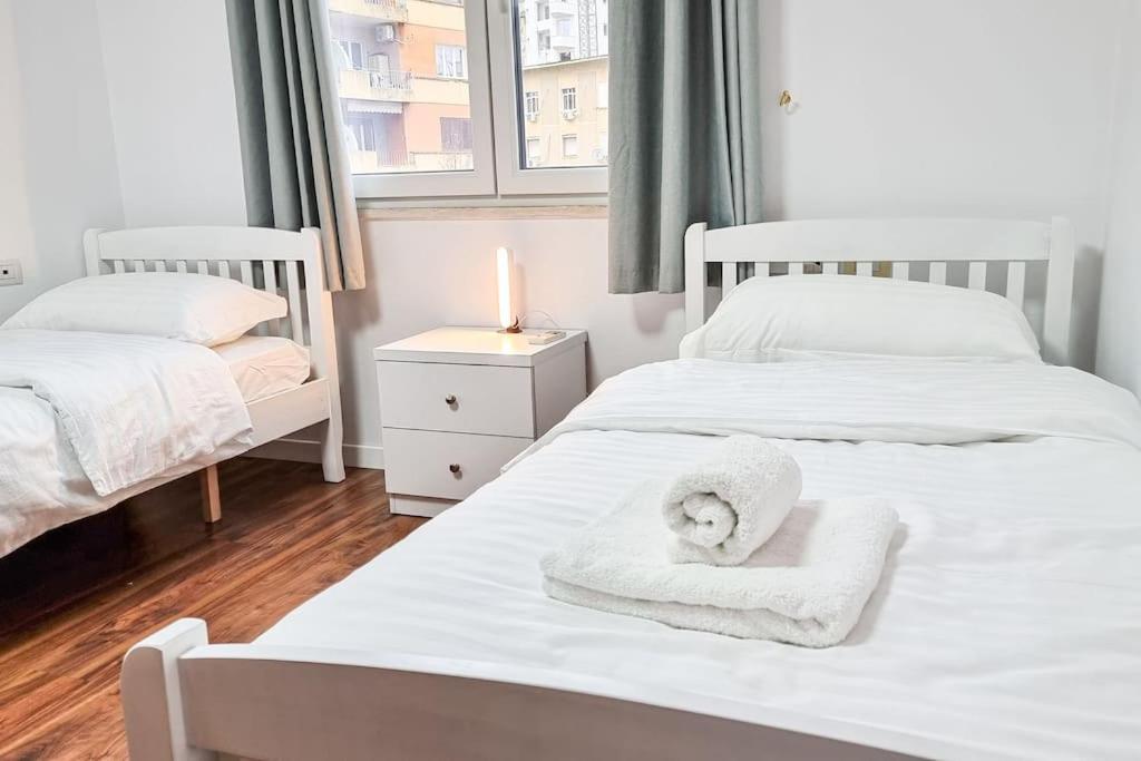 City Center 2Br Apartment Tirana Buitenkant foto